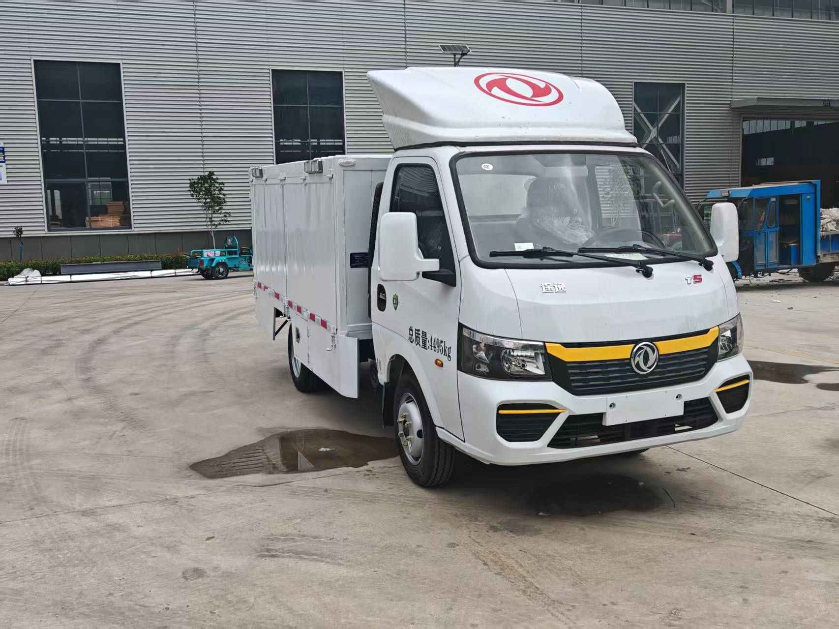 ZCF5040XDYEQ型电源车图片