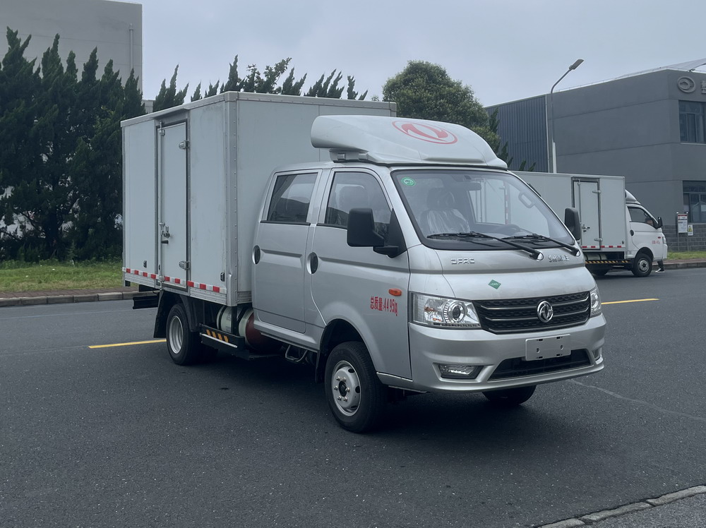 东风牌EQ5040XXYD6DNFAC厢式货车