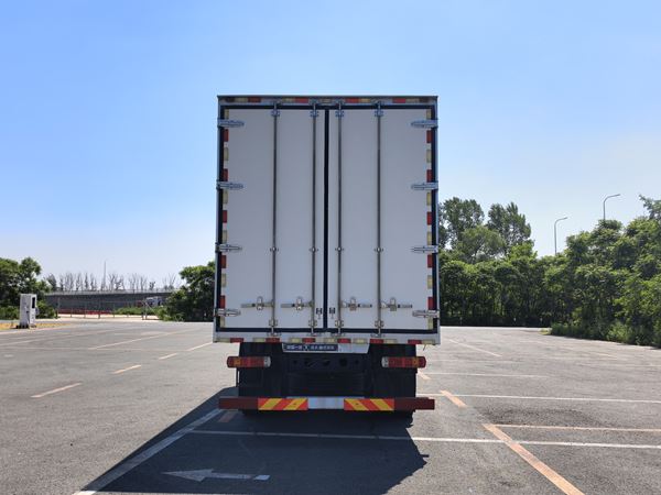 解放牌CA5180XXYP79K1L4E6厢式货车公告图片