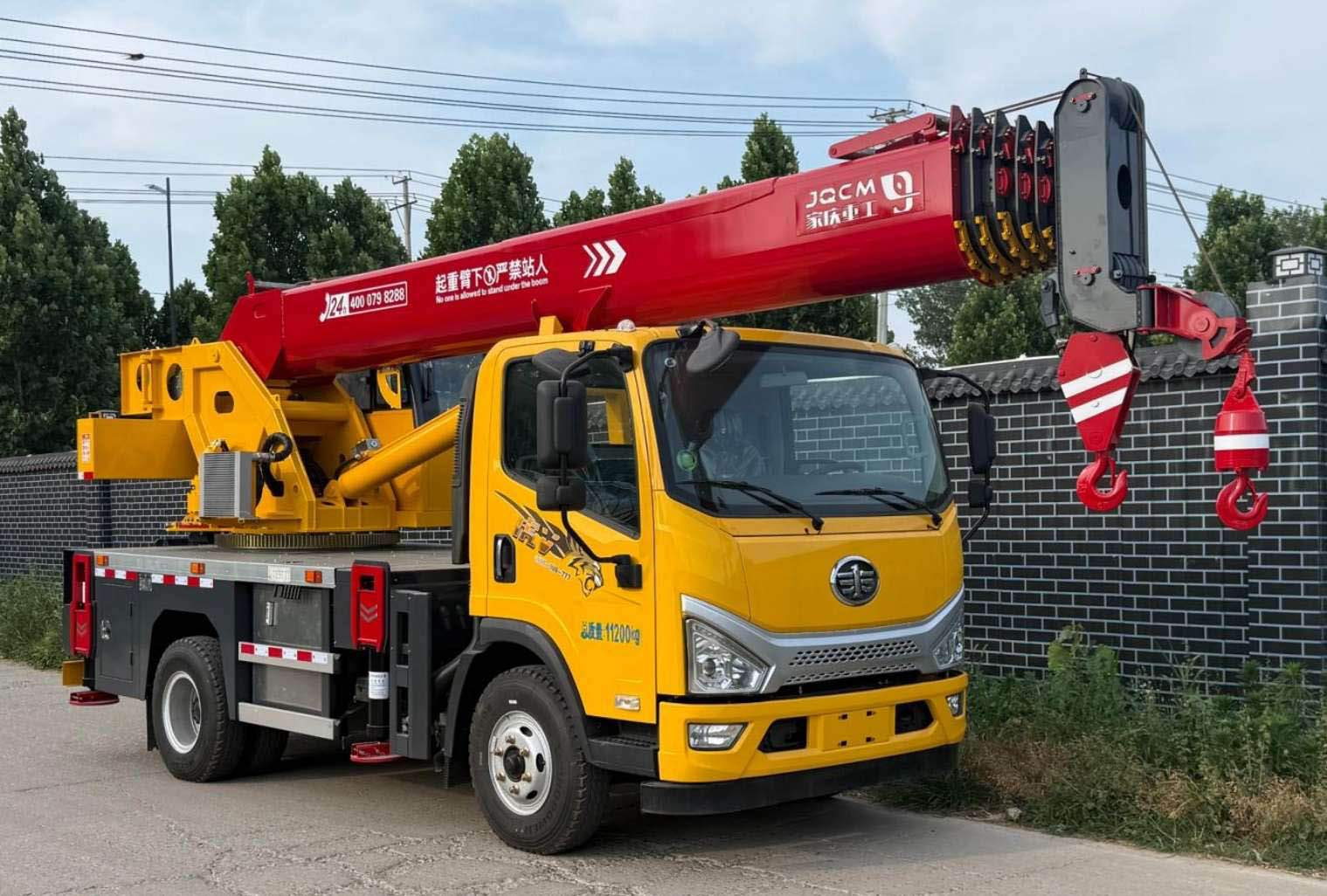 LFV5110JQZCA6型汽车起重机图片