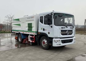 吸尘车