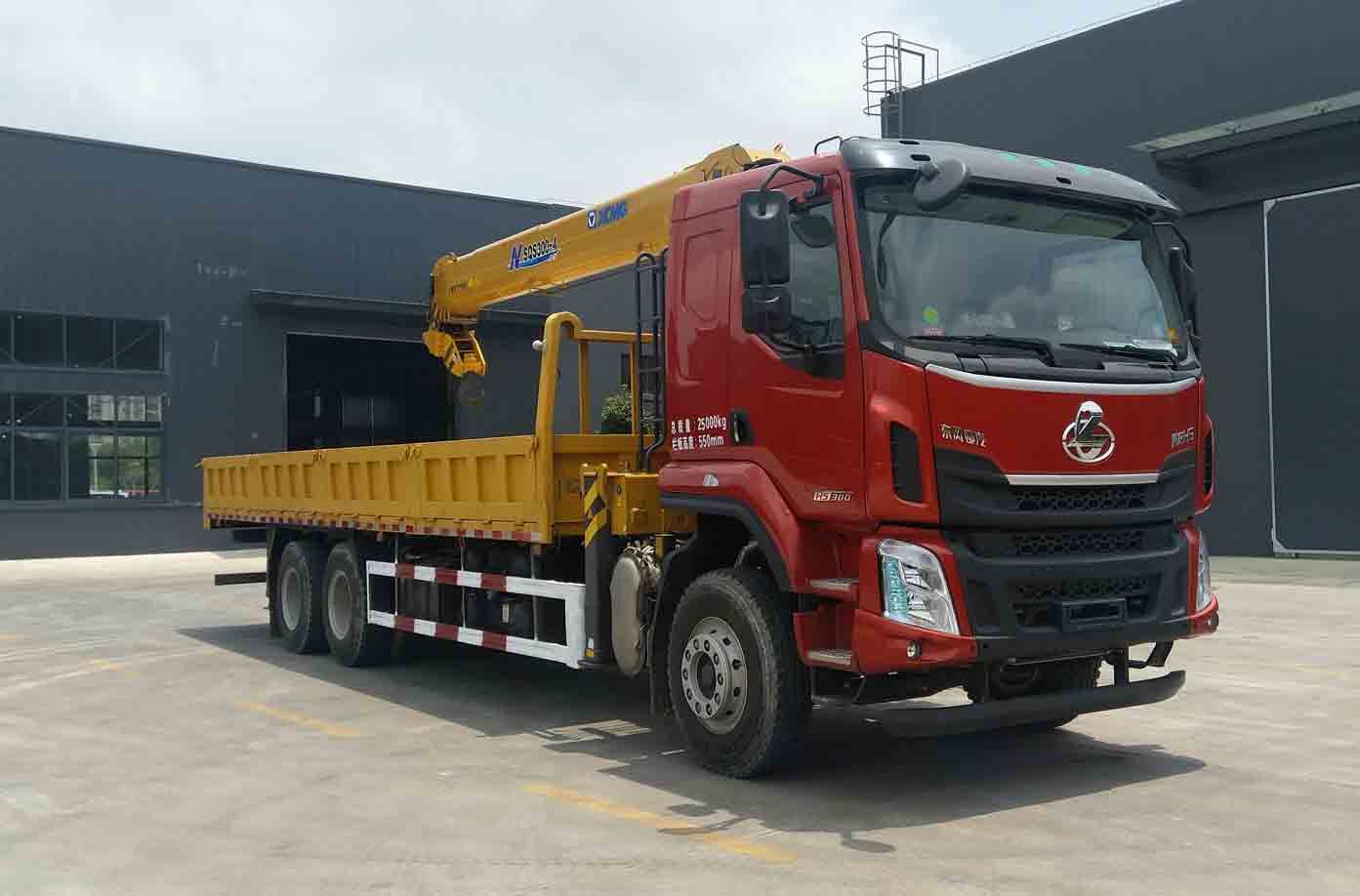 XCL5256JSQH型随车起重运输车图片