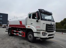 绿化喷洒车