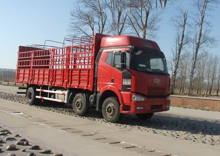 CA5200CLXYP63K1L6T3A3E仓栅运输车燃油公告图片2