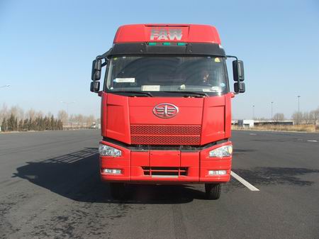 CA5310CLXYP63K2L6T4A2E平头柴油仓栅式运输汽车燃油公告图片1