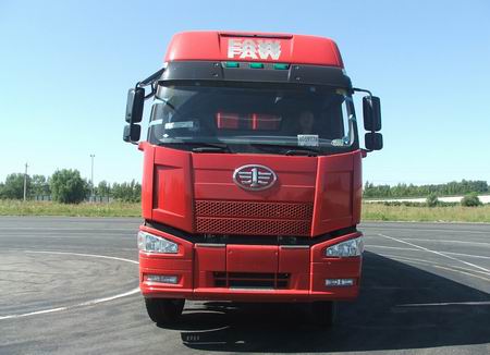 CA5240XXYP63K1L6T4A1E平头柴油厢式运输汽车燃油公告图片1