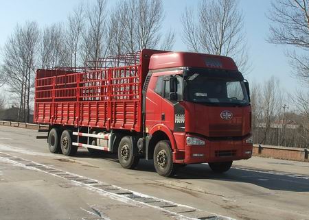 CA5240CLXYP63K2L6T10E仓栅式运输汽车燃油公告图片2