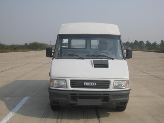NJ5045XXY5S依维柯厢式运输车燃油公告图片1