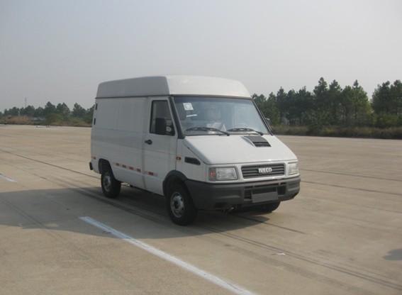 NJ5045XXY5S依维柯厢式运输车燃油公告图片2