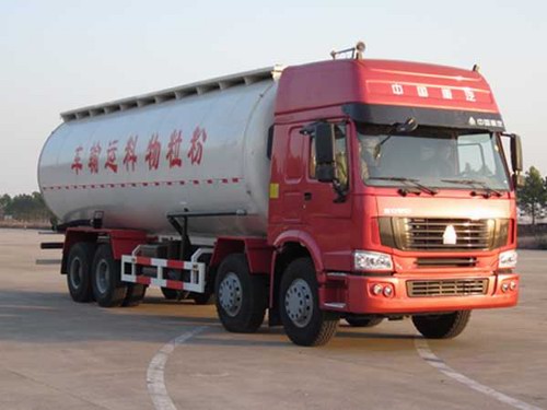 XC5313GFLSZ02粉粒物料运输车燃油公告图片2