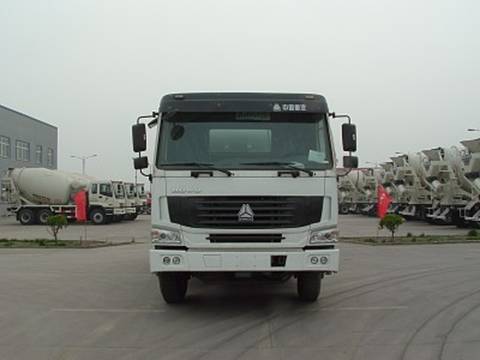 LD5257GJBN4012混凝土搅拌运输车燃油公告图片1