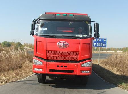 CA3310P66K2L3T4A1E平头柴油自卸汽车燃油公告图片1