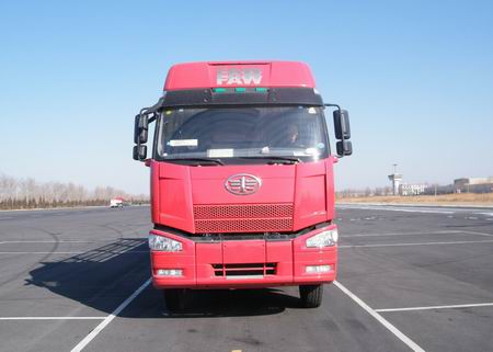 CA5310CLXYP66K2L7T4A2E平头柴油仓栅运输汽车燃油公告图片1