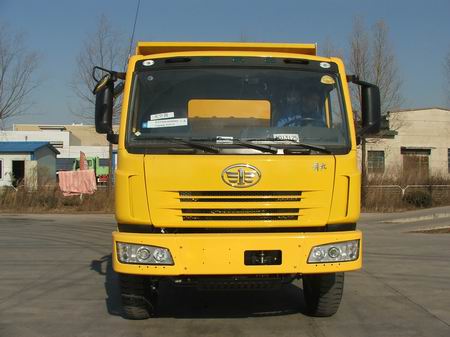CA3253P7K1T1E6×4平头柴油自卸汽车燃油公告图片1