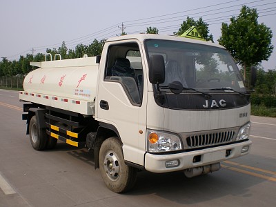 XHT5065GHY化工液体运输车燃油公告图片2