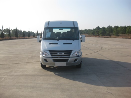 NJ6483ATS6依维柯轻型客车燃油公告图片1