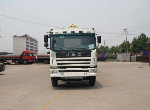 SLS5310GRYJ易燃液体罐式运输车燃油公告图片1