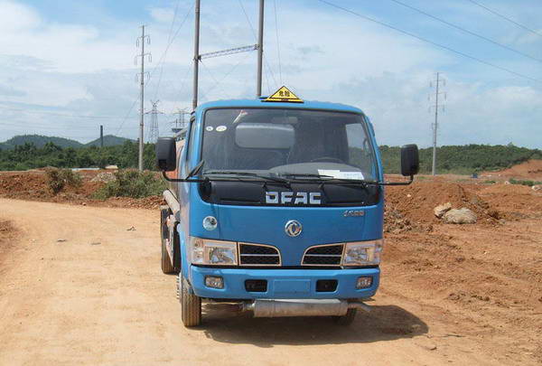 EQ5040GJY20DCAC加油车燃油公告图片1