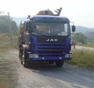 SGQ5203JSQJ随车起重运输车燃油公告图片1