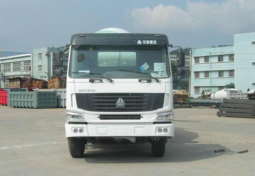 ZZ5257GJBN3648W混凝土搅拌运输车燃油公告图片1