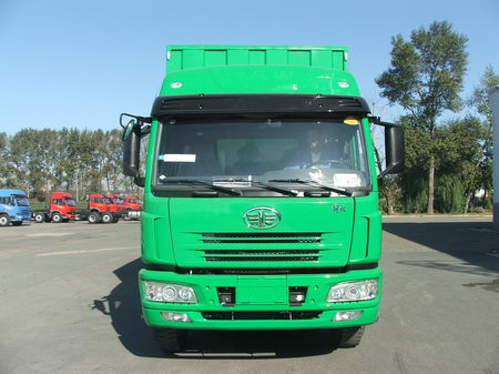 CA5313XXYP7K2L11T9E厢式运输车燃油公告图片1
