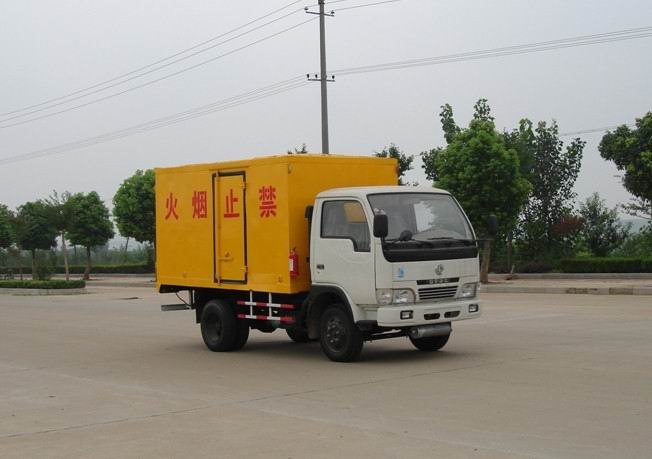 XZC5040XQY3爆破器材运输车燃油公告图片2