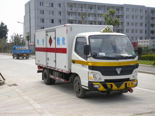 BJ5041XRQ-FA易燃气体厢式运输车燃油公告图片2