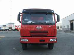 CA3252P2K2L3T1A1E平头柴油自卸汽车燃油公告图片1