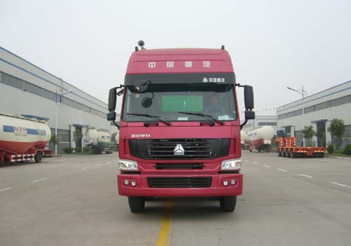 LHY5315GRY易燃液体罐式运输车燃油公告图片1