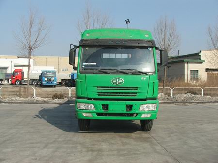 CA1253P7K1L7T1E6×4平头柴油载货汽车燃油公告图片1
