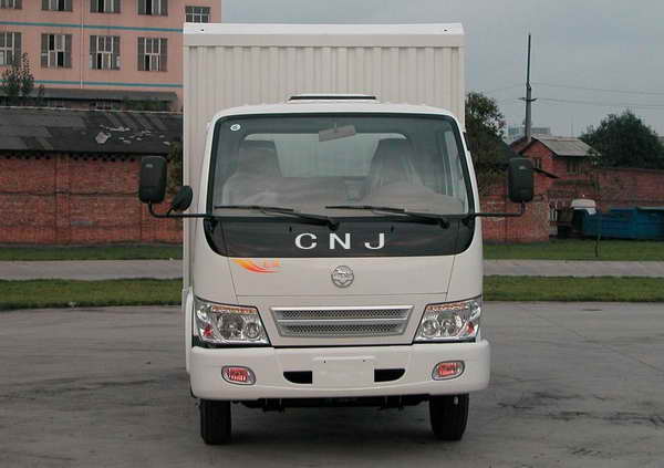 CNJ5040XXYED28B2厢式运输车燃油公告图片1