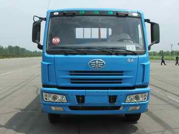 CA1253P7K1L7T1E6×4平头柴油载货汽车燃油公告图片1