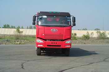 CA3310P67K2L5T4E平头柴油自卸汽车燃油公告图片1
