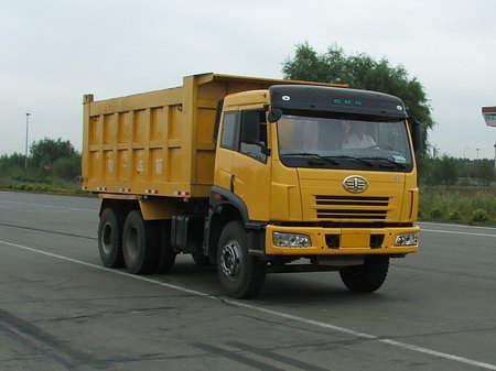 CA3252P2K2LT1E平头柴油自卸汽车燃油公告图片2