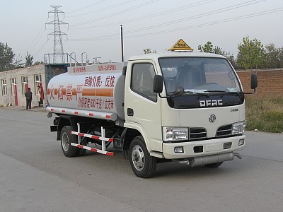 XCF5060GHY化工液体运输车燃油公告图片2