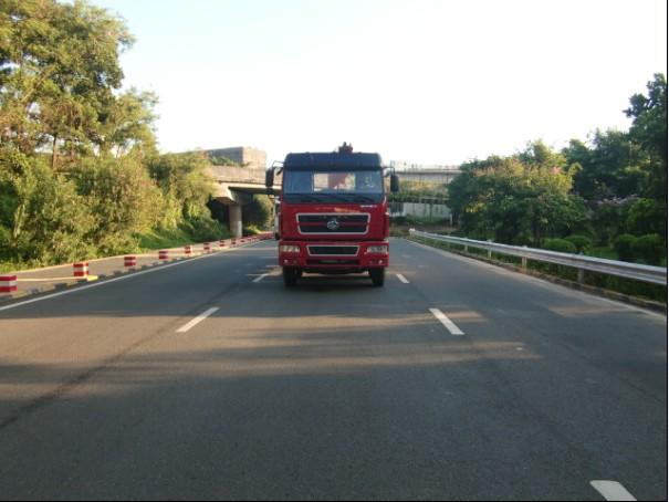 PC5251JSQLZ随车起重运输车燃油公告图片1