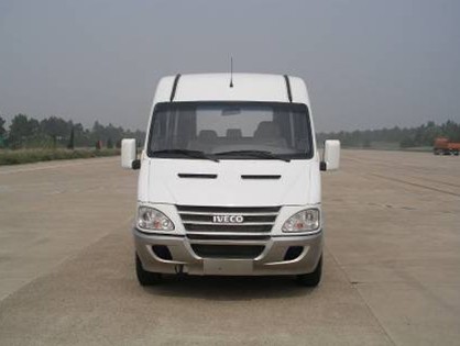 NJ6493AT6依维柯轻型客车燃油公告图片1