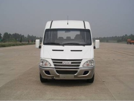 NJ6486DASZ依维柯轻型客车燃油公告图片1