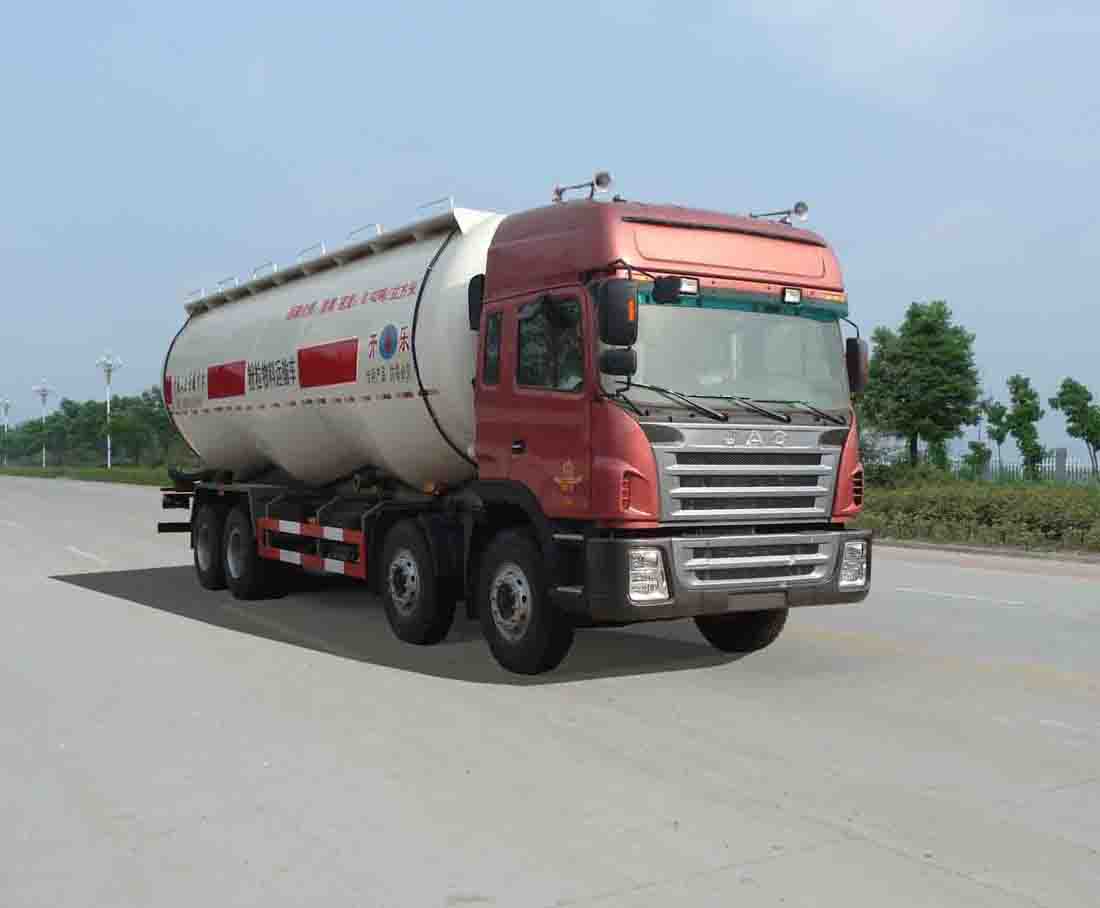 AKL5310GFLHFC01低密度粉粒物料运输车燃油公告图片2