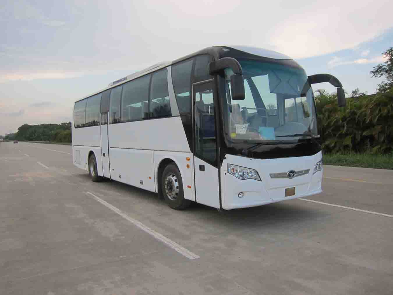 GDW6117HKC2客车燃油公告图片2