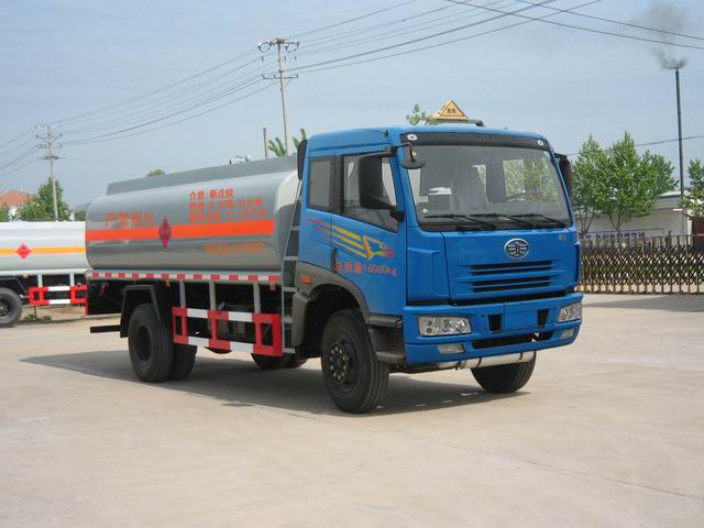 SLS5160GHYC3化工液体运输车燃油公告图片2