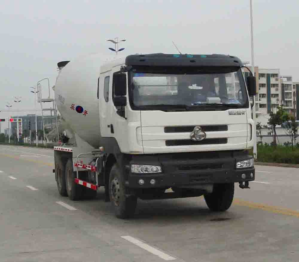 AKL5250GJBLZ01混凝土搅拌运输车燃油公告图片2