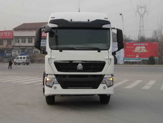 ZZ5317XXYM466GC1厢式运输车燃油公告图片1