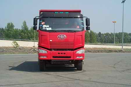 CA3310P63K1L3T4E平头柴油自卸汽车燃油公告图片1