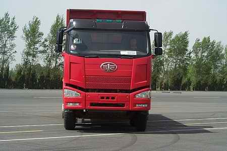 CA3310P66K24L7T4E4平头柴油自卸汽车燃油公告图片1