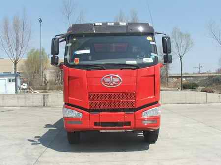 CA3310P63K2L2T4E4平头柴油自卸汽车燃油公告图片1