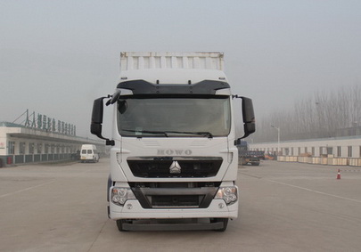 ZZ5317XXYN466GD1厢式运输车燃油公告图片1