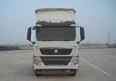 ZZ5317CPYN466GD1蓬式运输车燃油公告图片1