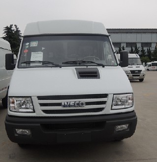 NJ5044XXY3A厢式运输车燃油公告图片1