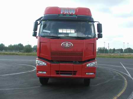 CA1240P63K2L6T4E4平头柴油载货汽车燃油公告图片1